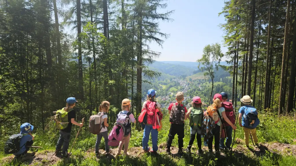 kindergarten waldstrolche manebach kinder im wald. kindergarten waldstrolche manebach kinder im wald.